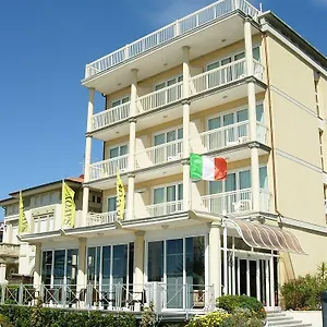 *** Hotel Savoy Italien